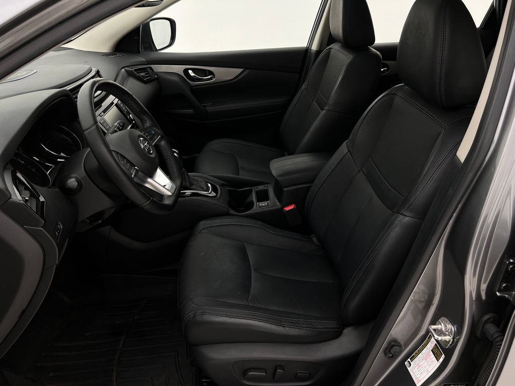 Used 2020 Nissan Rogue Sport SL w/ Premium Package image 15