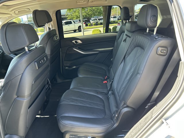 Used 2022 BMW X7 xDrive40i w/ Executive Package AWD/4WD image 18