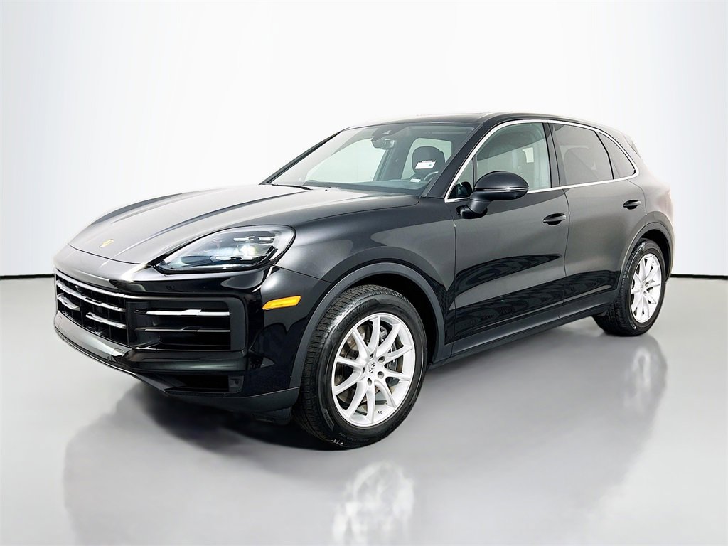 Used 2024 Porsche Cayenne image 3