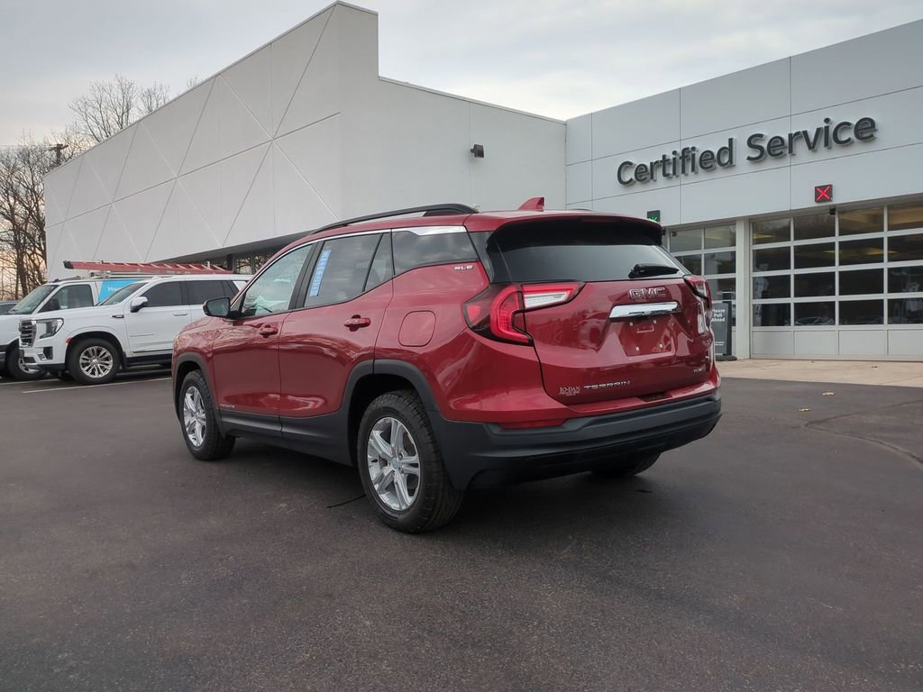 Certified 2022 GMC Terrain SLE w/ Driver Convenience Package image 7