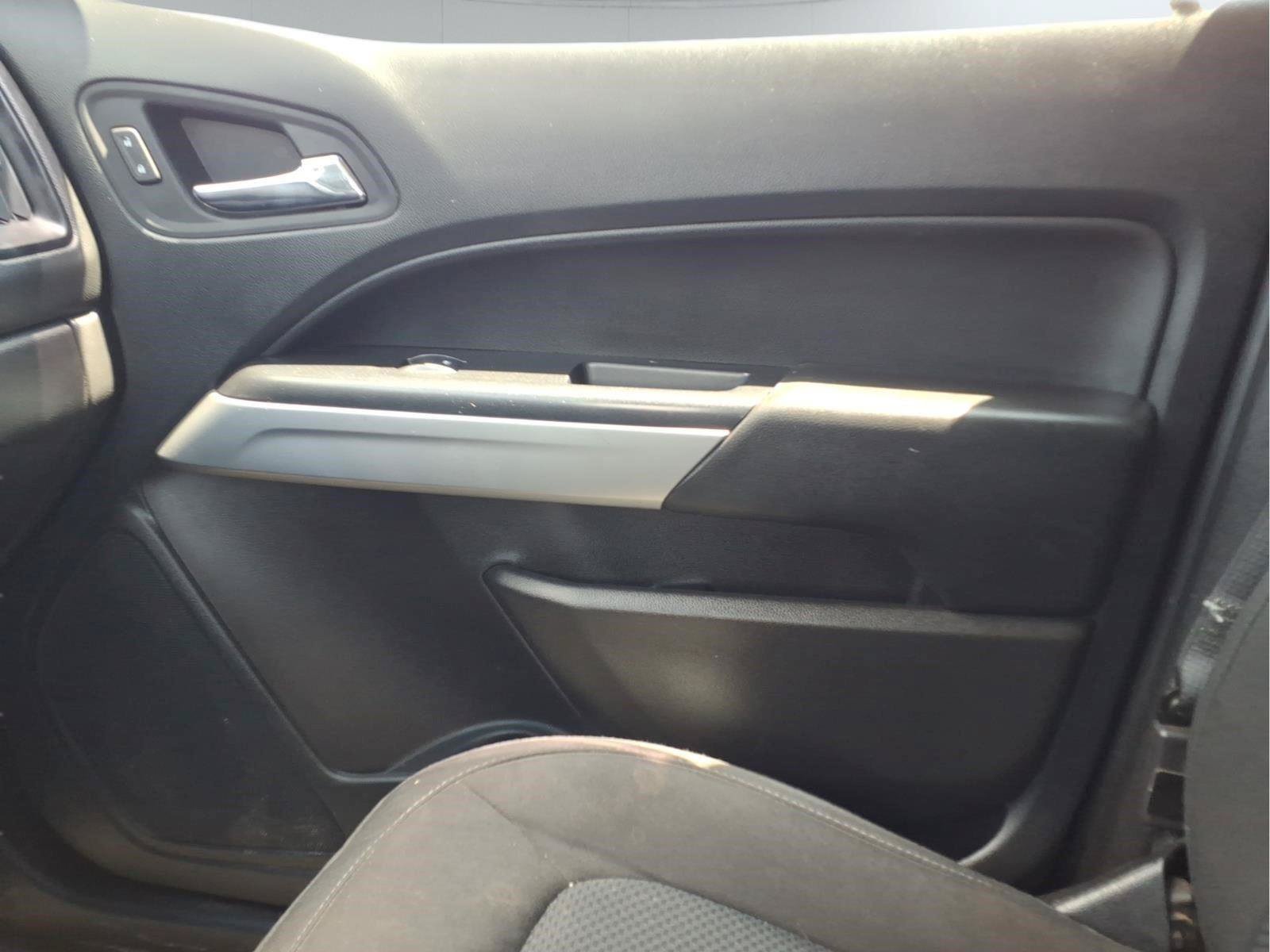 Used 2021 Chevrolet Colorado LT w/ Safety Package RWD image 29