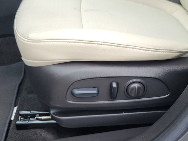 Used 2023 Buick Encore GX Preferred w/ Cold Weather Comfort Package FWD image 11