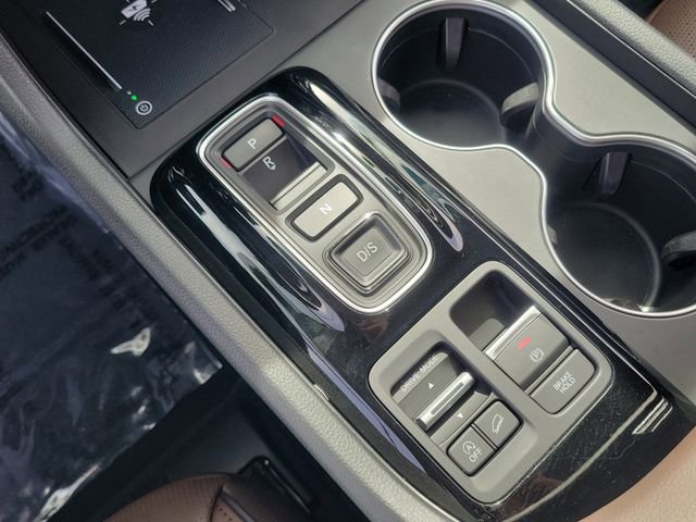 Certified 2024 Honda Pilot Elite image 32