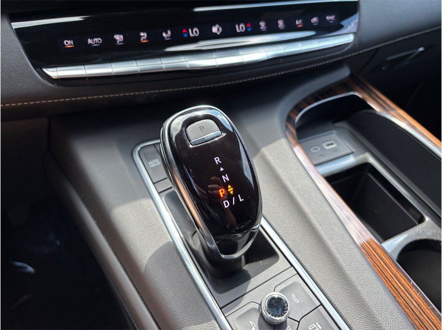 Used 2022 Cadillac Escalade Luxury RWD image 40