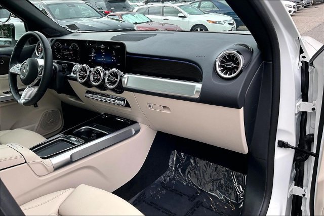 Used 2026 Mercedes-Benz GLB 250 4MATIC image 15