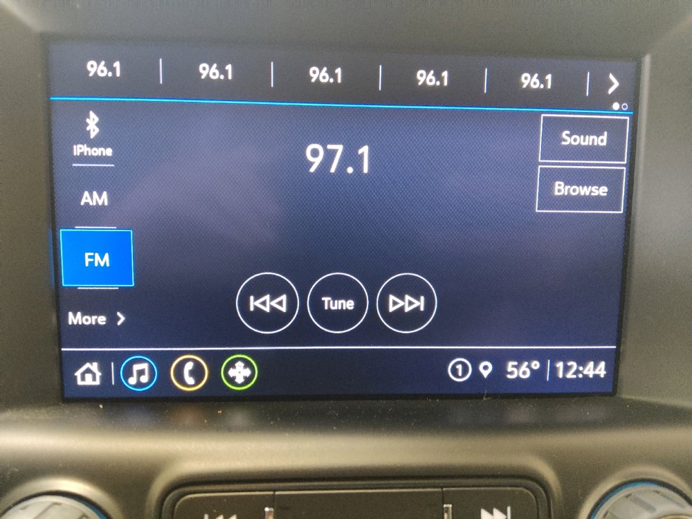 Used 2023 GMC Terrain SLT image 25