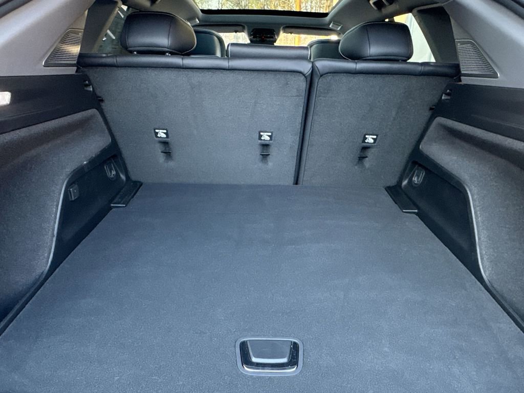 Used 2025 Cadillac Optiq Luxury 1 image 33