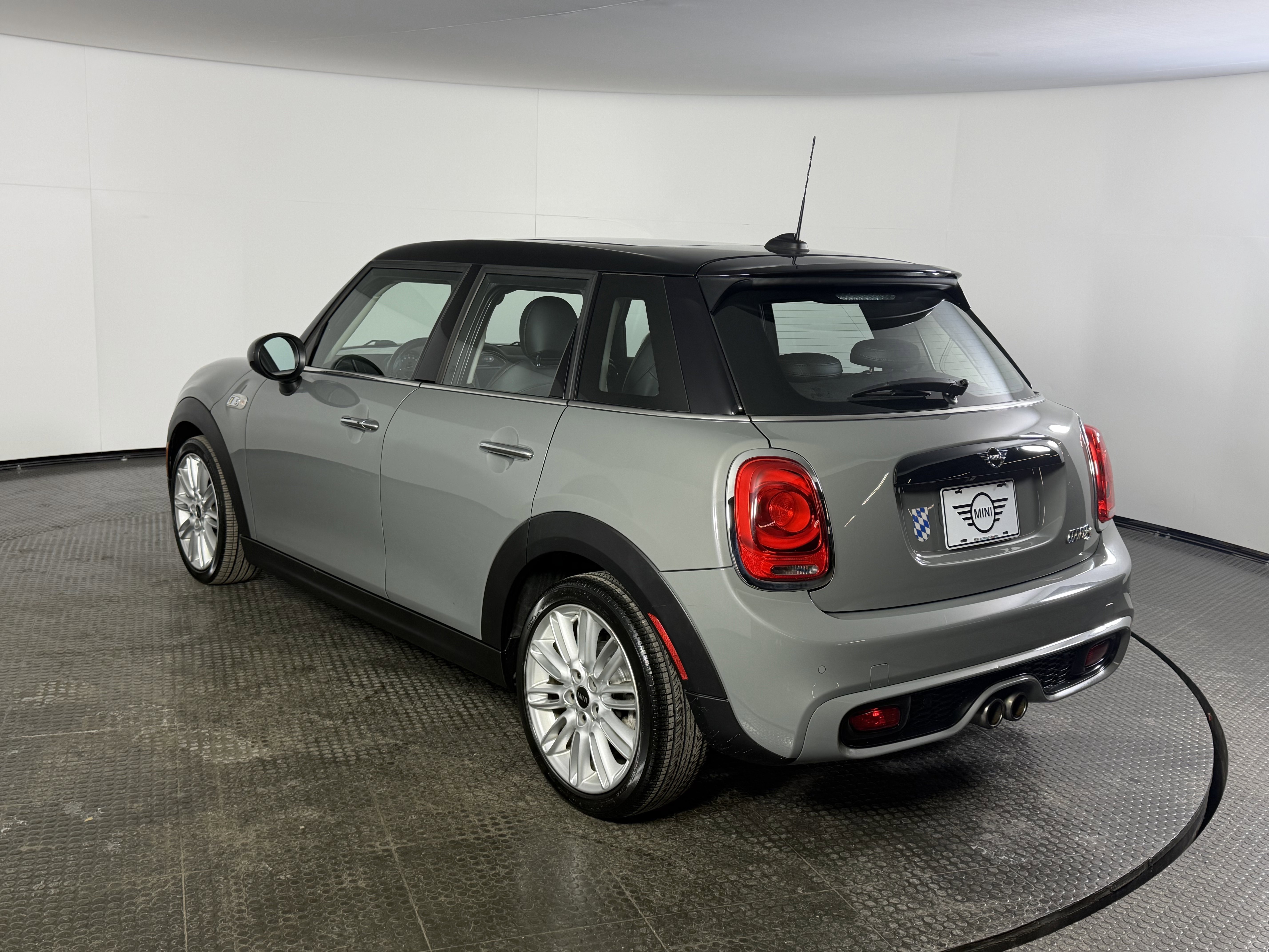 Used 2019 MINI Cooper S image 6