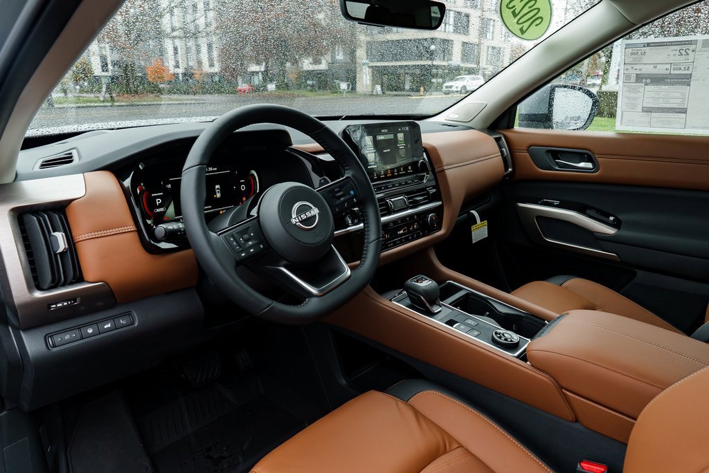 New 2025 Nissan Pathfinder Platinum image 25