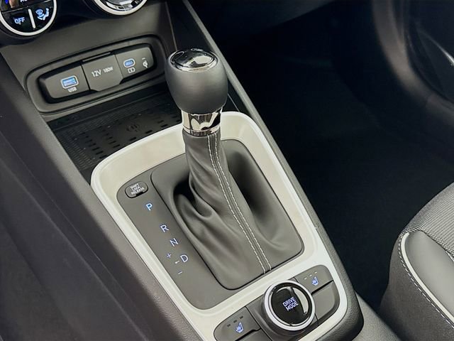 Used 2025 Hyundai Venue Limited FWD image 26