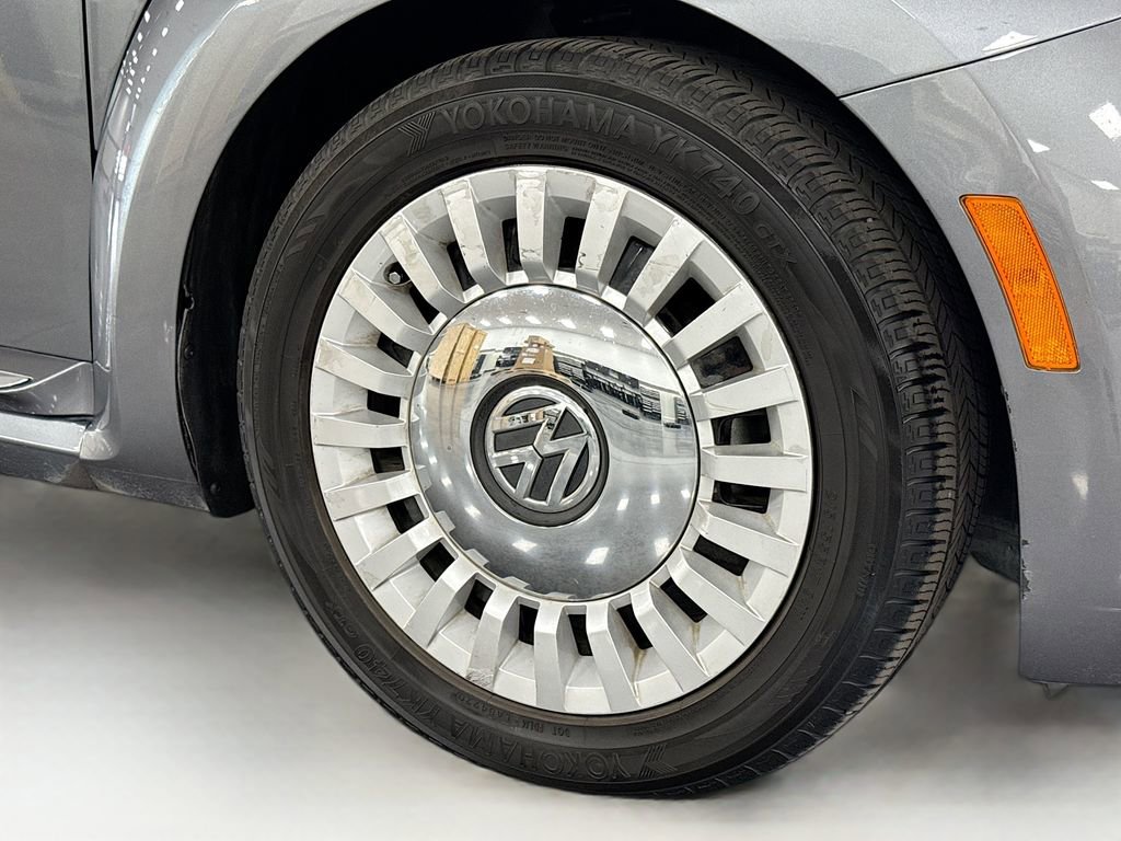 Used 2013 Volkswagen Beetle 2.5 image 34