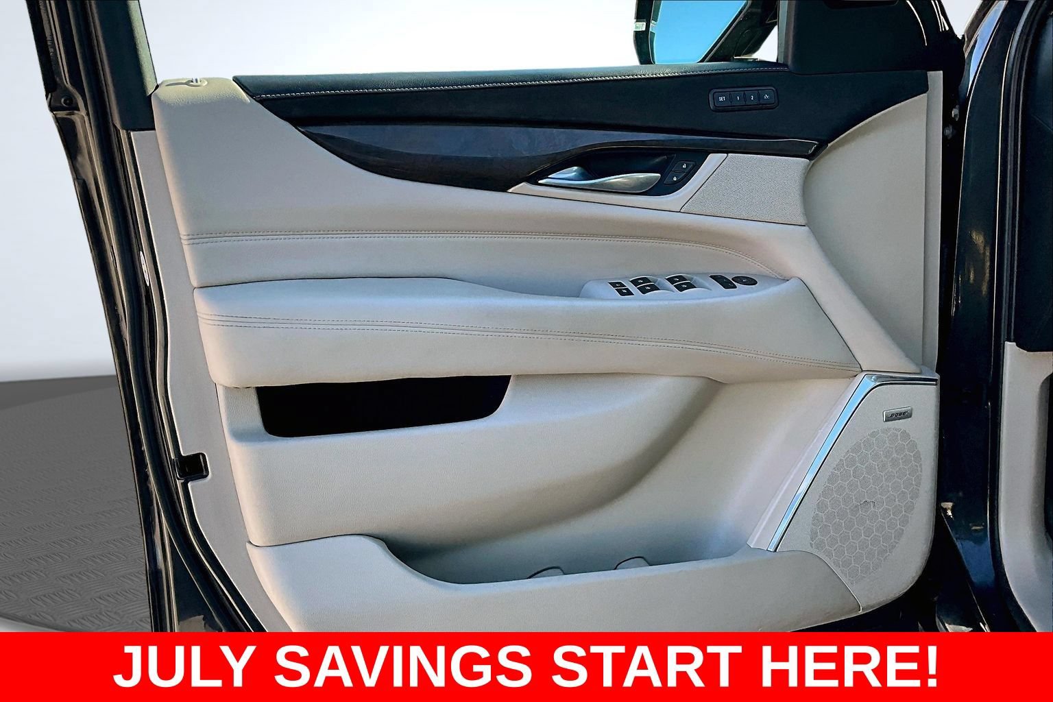 Used 2018 Cadillac Escalade ESV Luxury AWD/4WD image 25