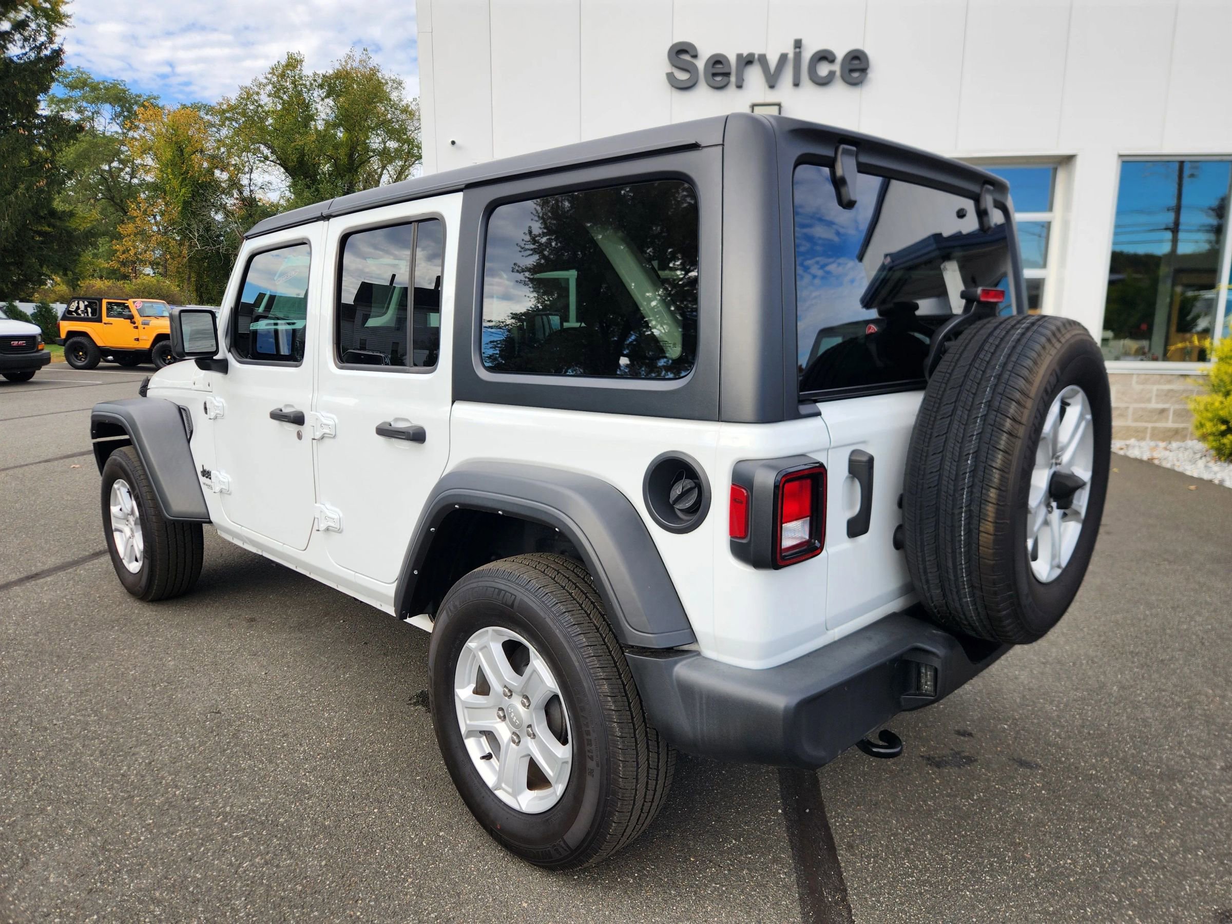 Used 2022 Jeep Wrangler Unlimited Sport image 11