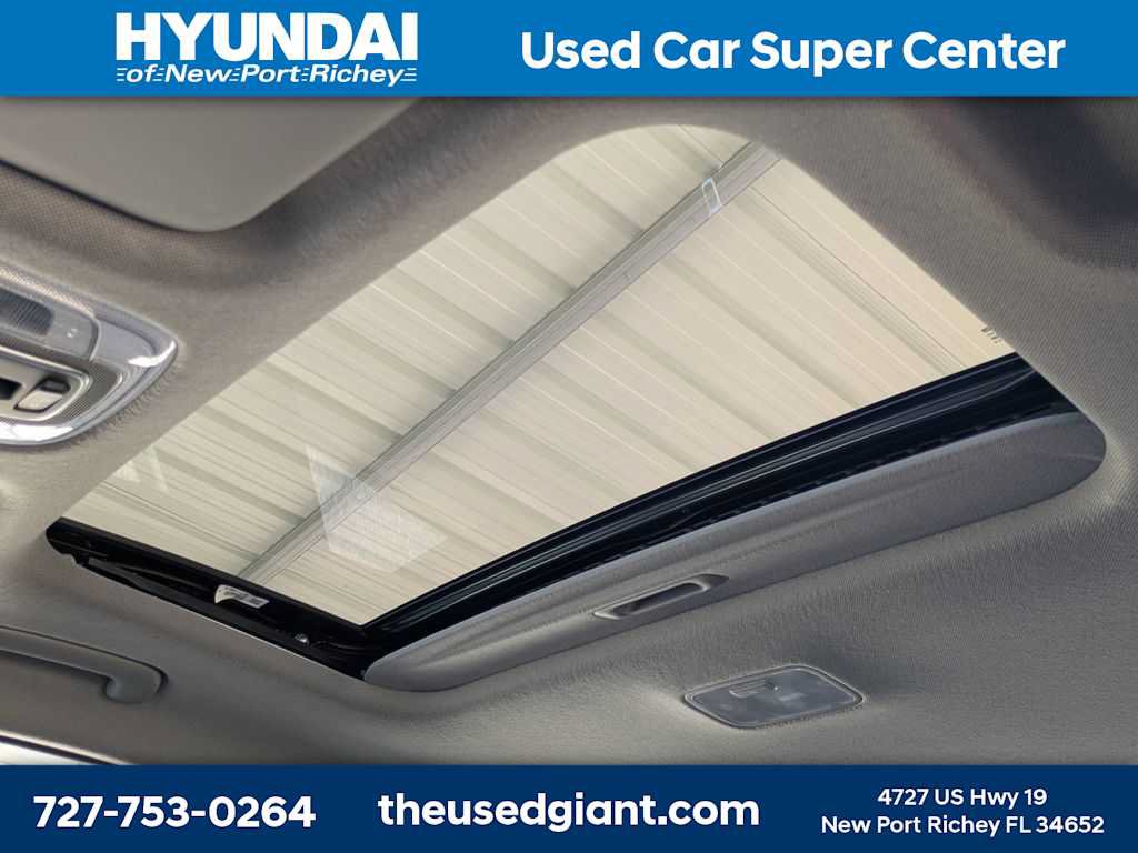 Certified 2025 Hyundai Elantra SEL FWD image 20