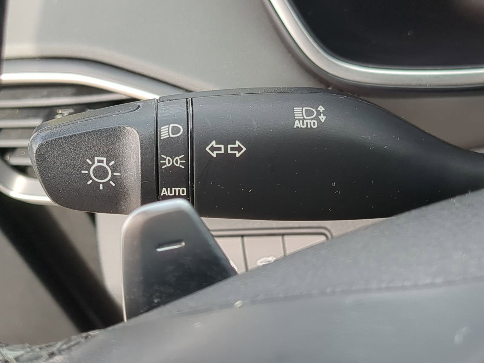 Used 2023 Hyundai Santa Fe SEL image 29