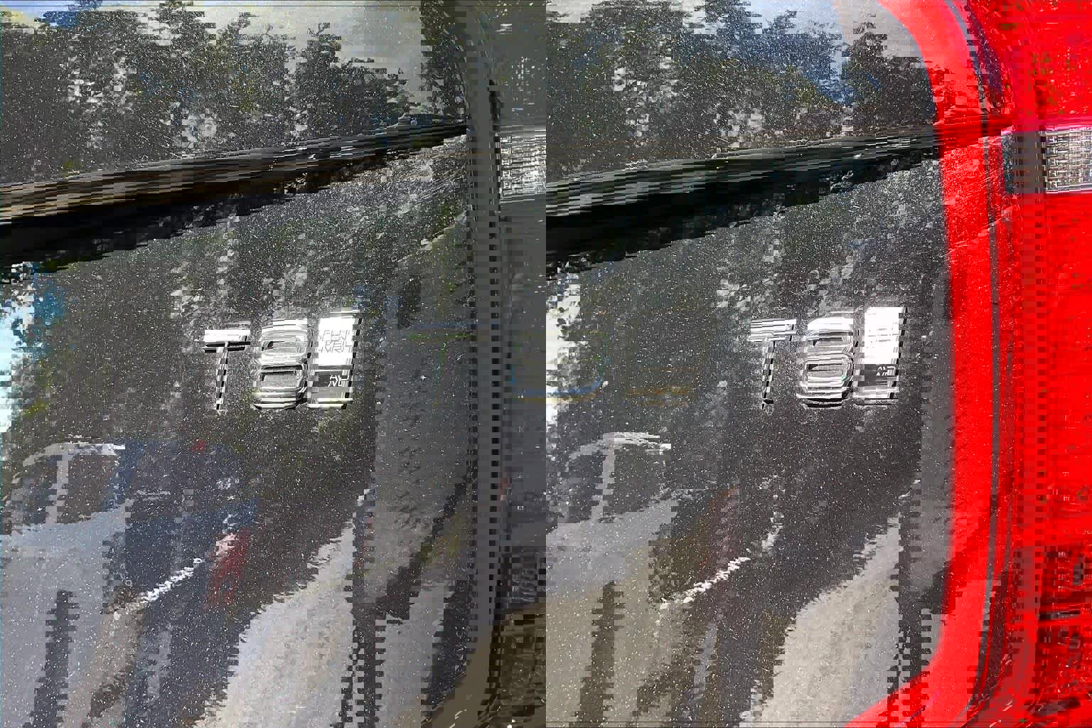 Used 2025 Volvo XC90 T8 Core w/ Climate Package image 9