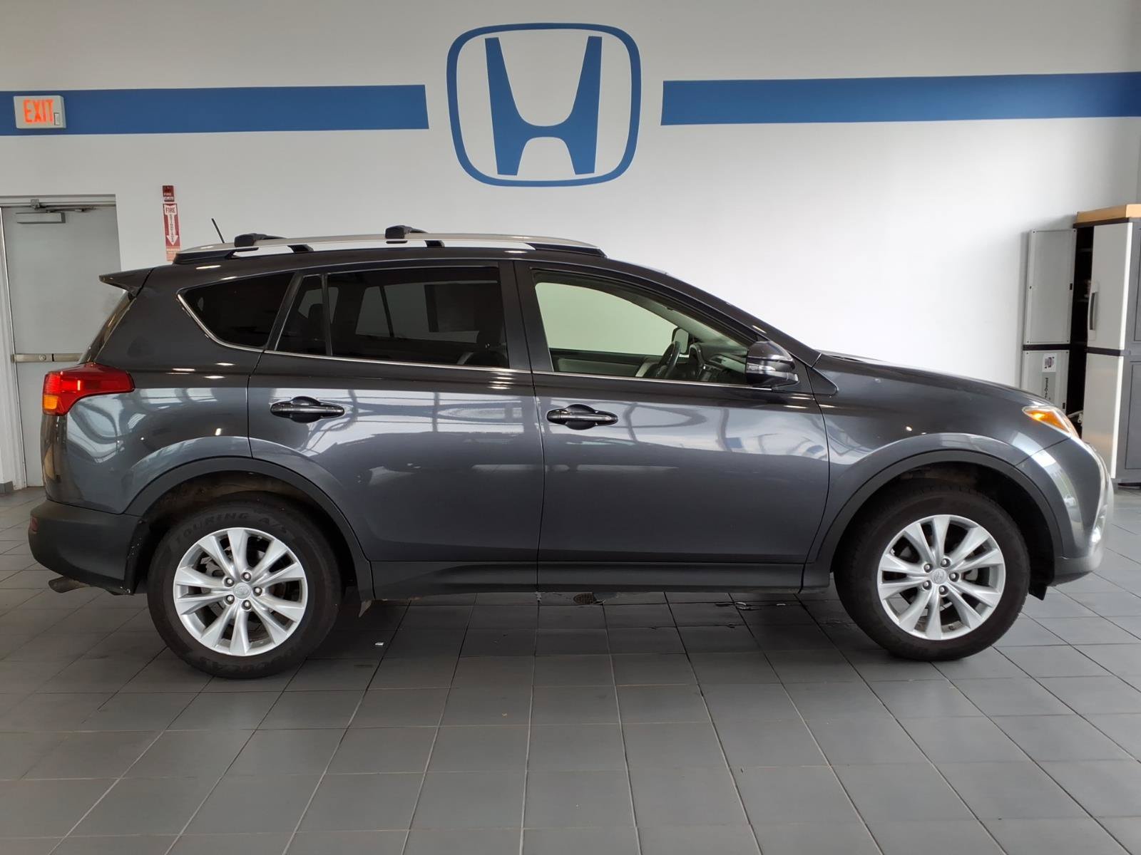 Used 2015 Toyota RAV4 Limited AWD/4WD image 4