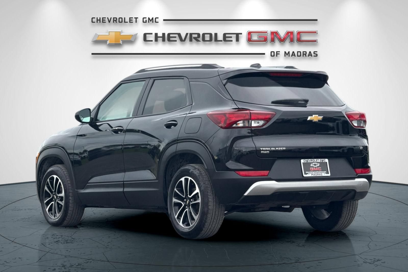 Used 2025 Chevrolet TrailBlazer LT AWD/4WD image 5
