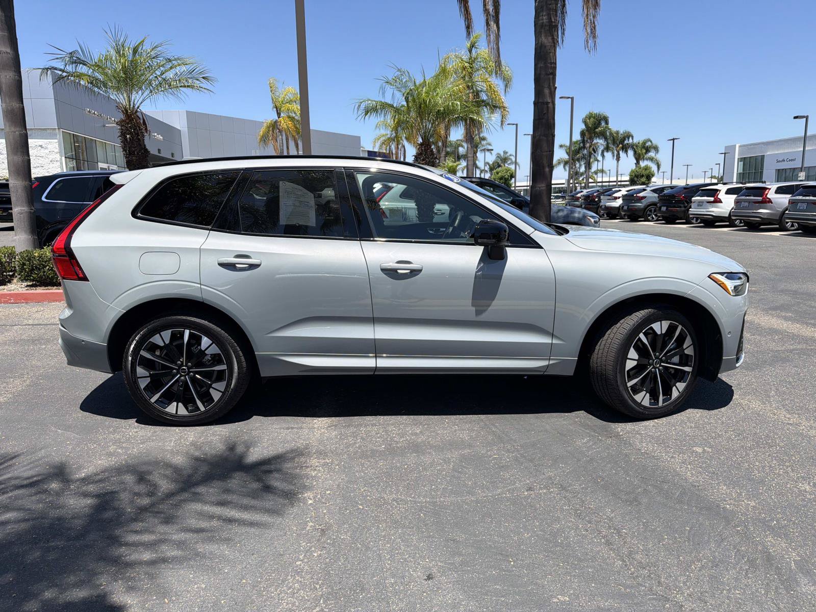 Used 2026 Volvo XC60 T8 Plus w/ Protection Package Premier AWD/4WD image 4