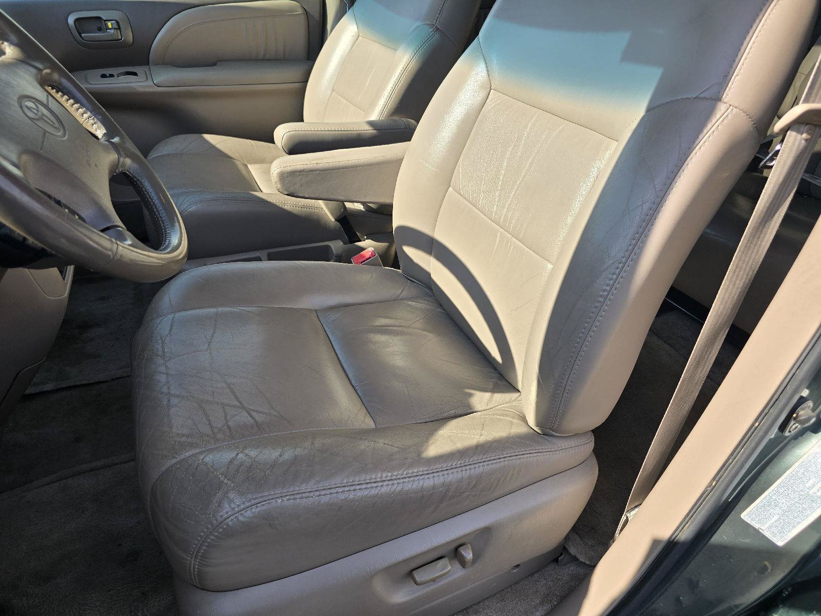 Used 2000 Toyota Sienna XLE FWD image 15