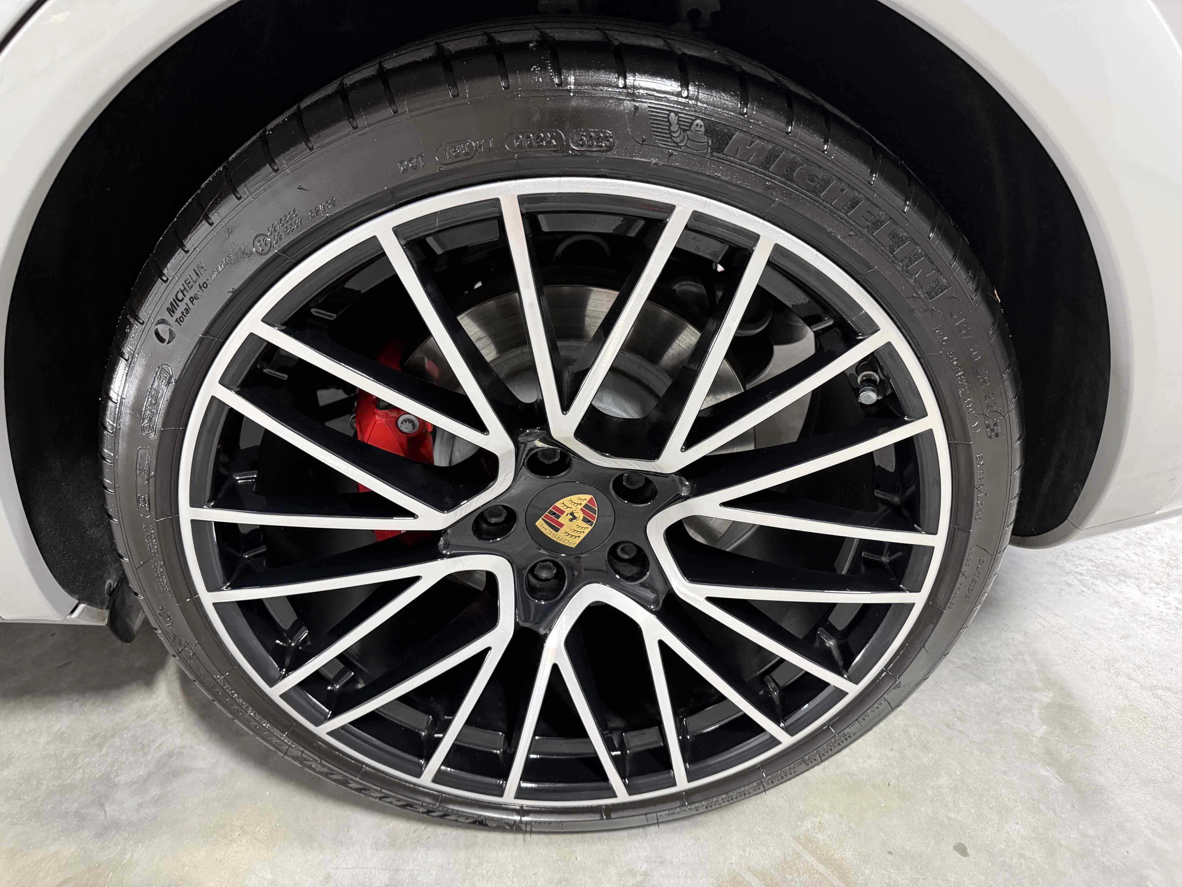 Used 2022 Porsche Cayenne GTS AWD/4WD image 40