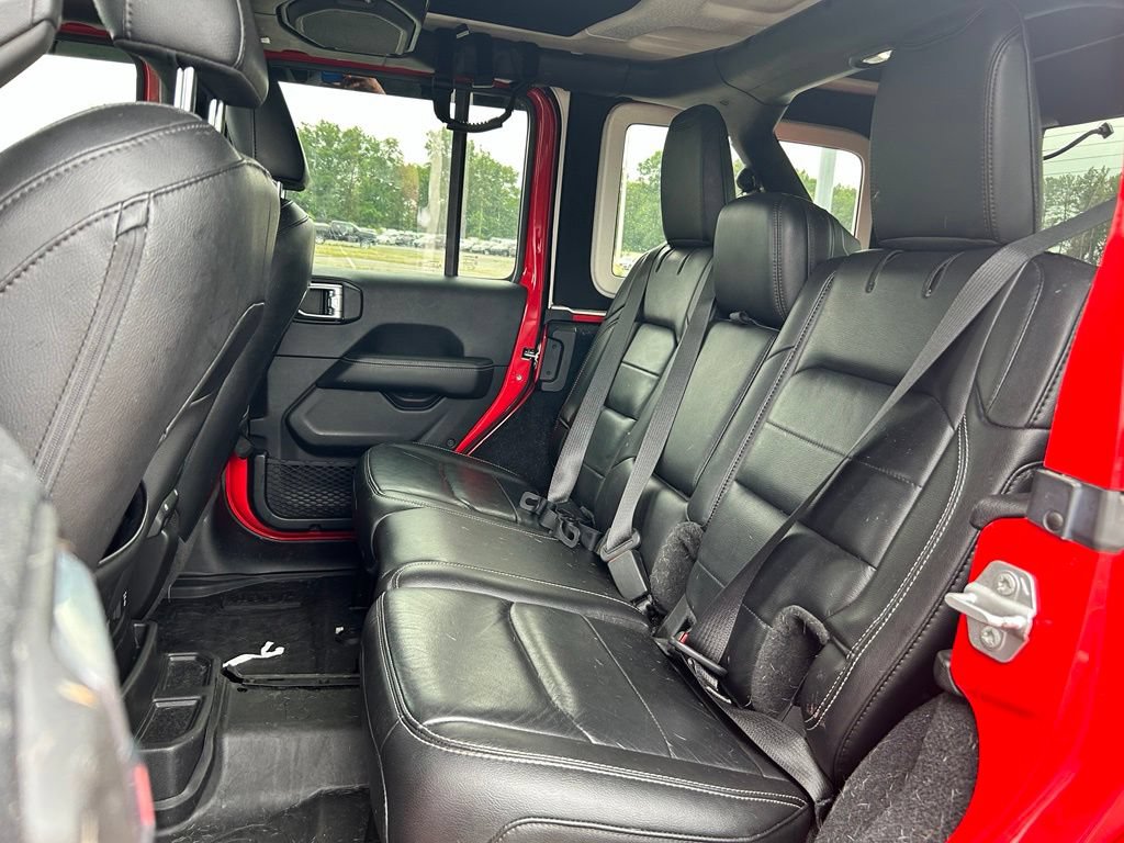 Used 2019 Jeep Wrangler Unlimited Sahara w/ Cold Weather Group AWD/4WD image 16