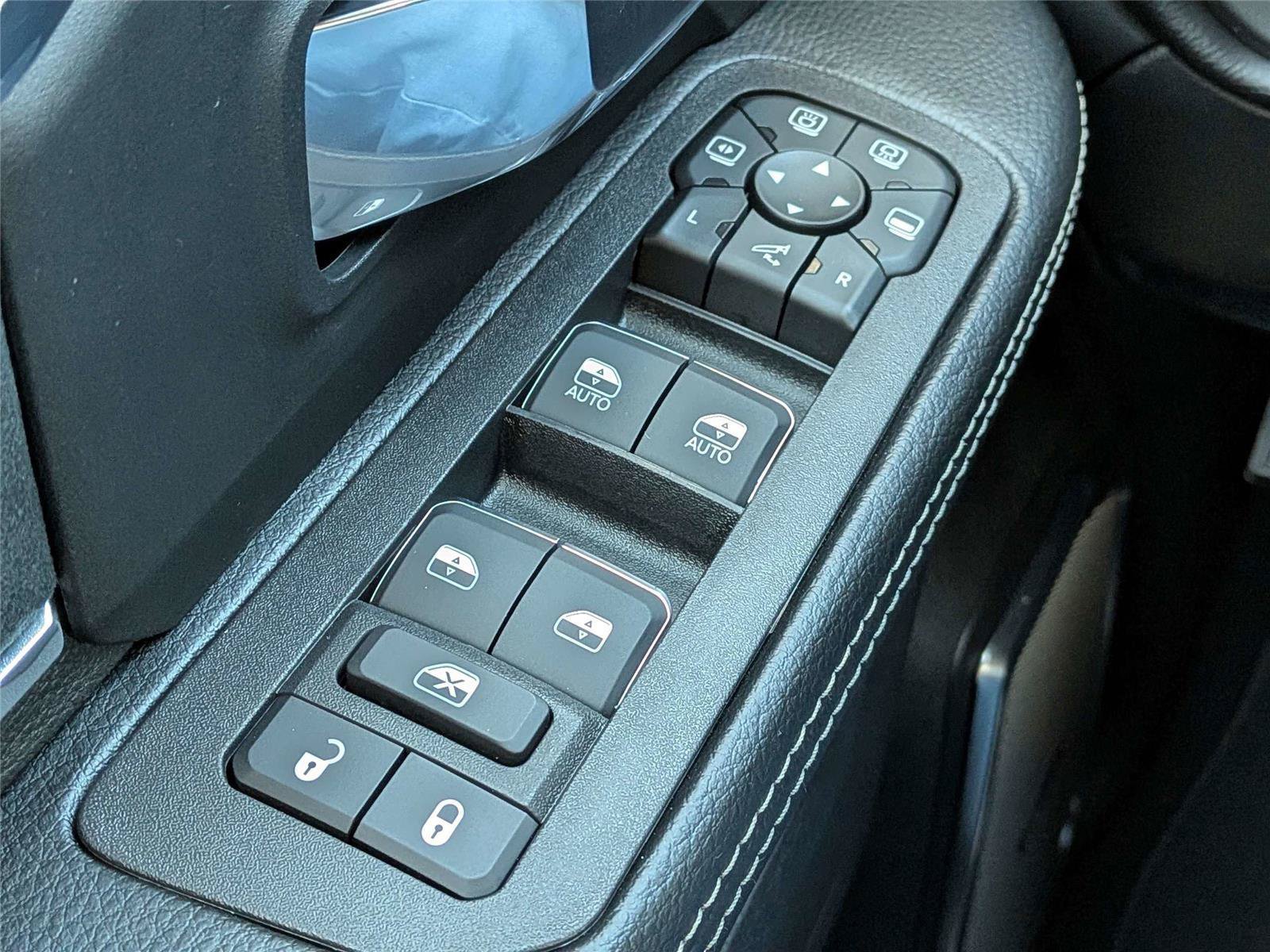 New 2026 RAM 3500 Laramie AWD/4WD image 26