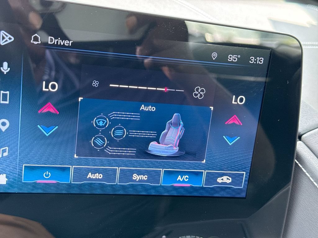 Used 2024 Chevrolet Corvette Stingray Preferred Cpe RWD image 25