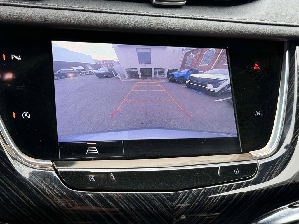 Used 2025 Cadillac XT6 Premium Luxury image 7