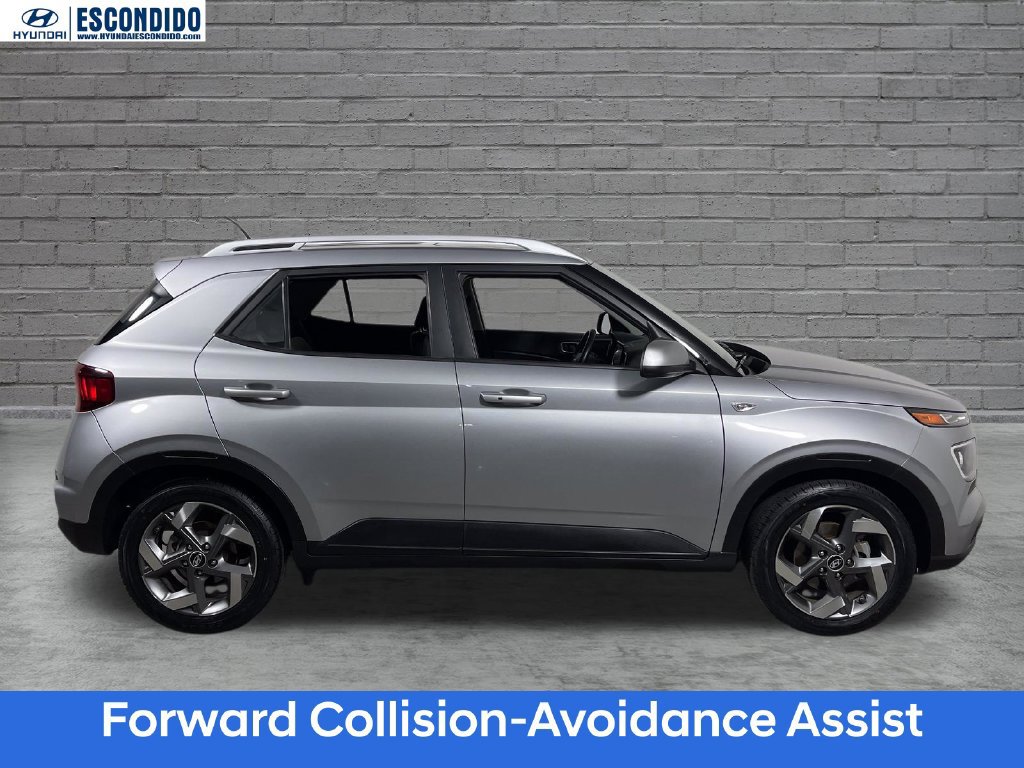 Certified 2025 Hyundai Venue SEL FWD image 3