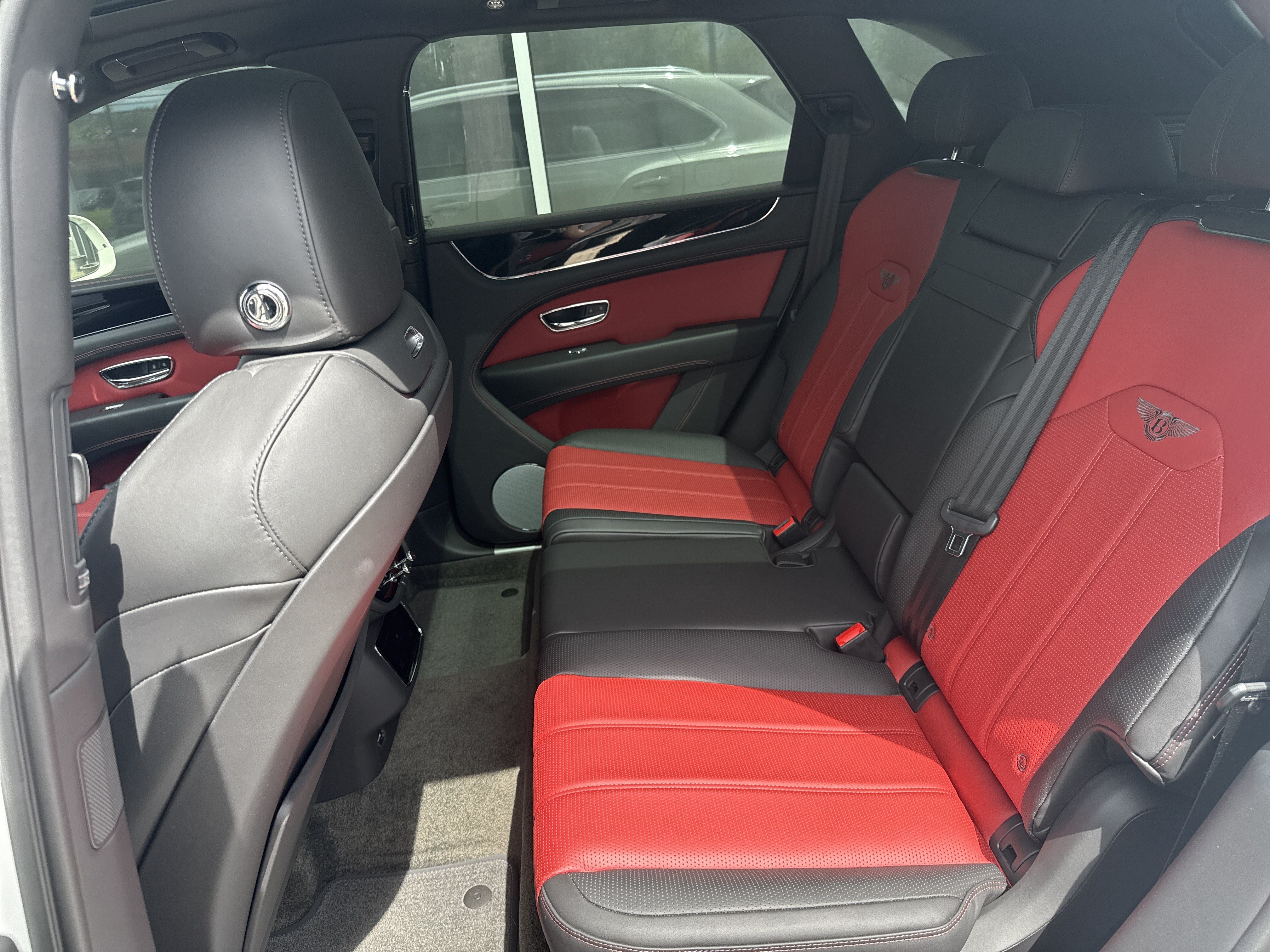 Used 2022 Bentley Bentayga AWD/4WD image 26