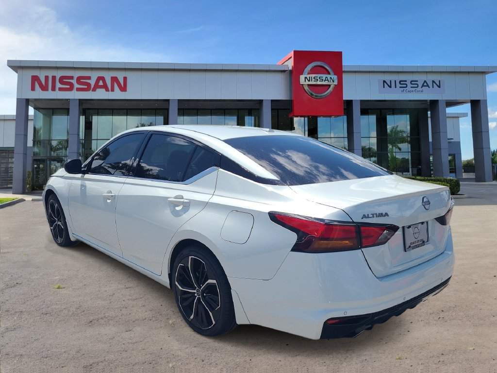 Used 2025 Nissan Altima 2.5 SR FWD image 4