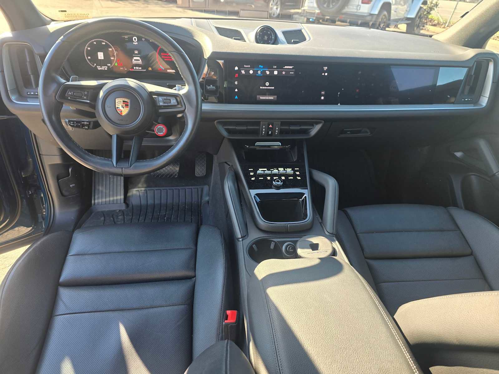 Used 2024 Porsche Cayenne image 23