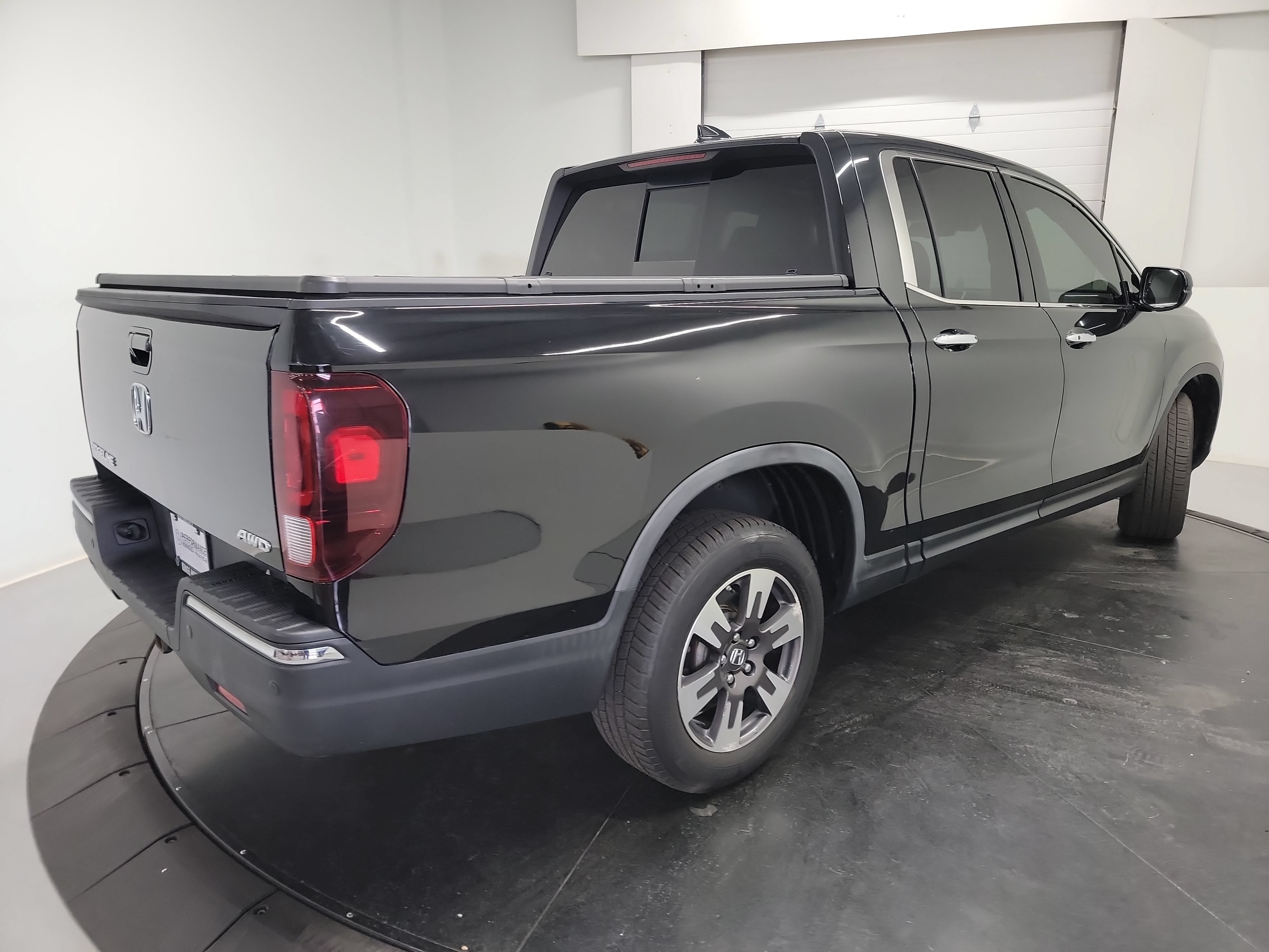 Used 2017 Honda Ridgeline RTL-E image 9
