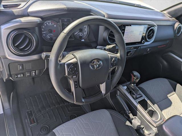 Used 2020 Toyota Tacoma TRD Off-Road w/ Technology Package AWD/4WD image 9