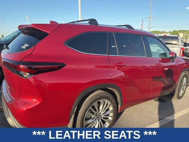 Used 2025 Toyota Highlander Platinum video 3