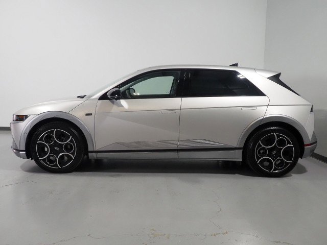 Used 2024 Hyundai Ioniq 5 AWD Limited image 9