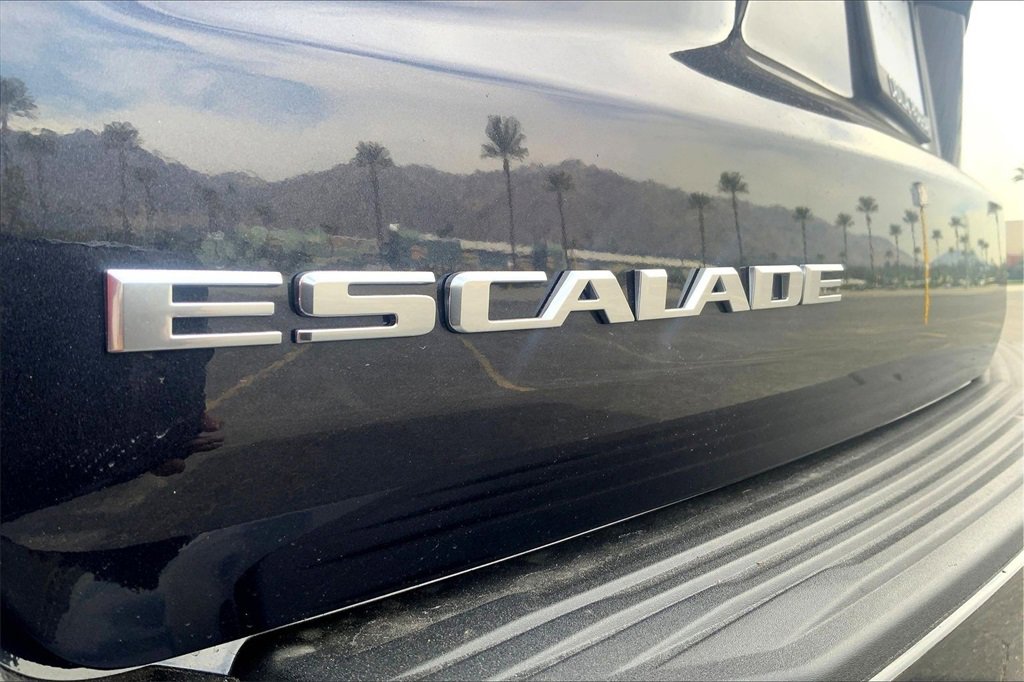 New 2026 Cadillac Escalade 4WD w/ LPO, Floor Liner Package image 31