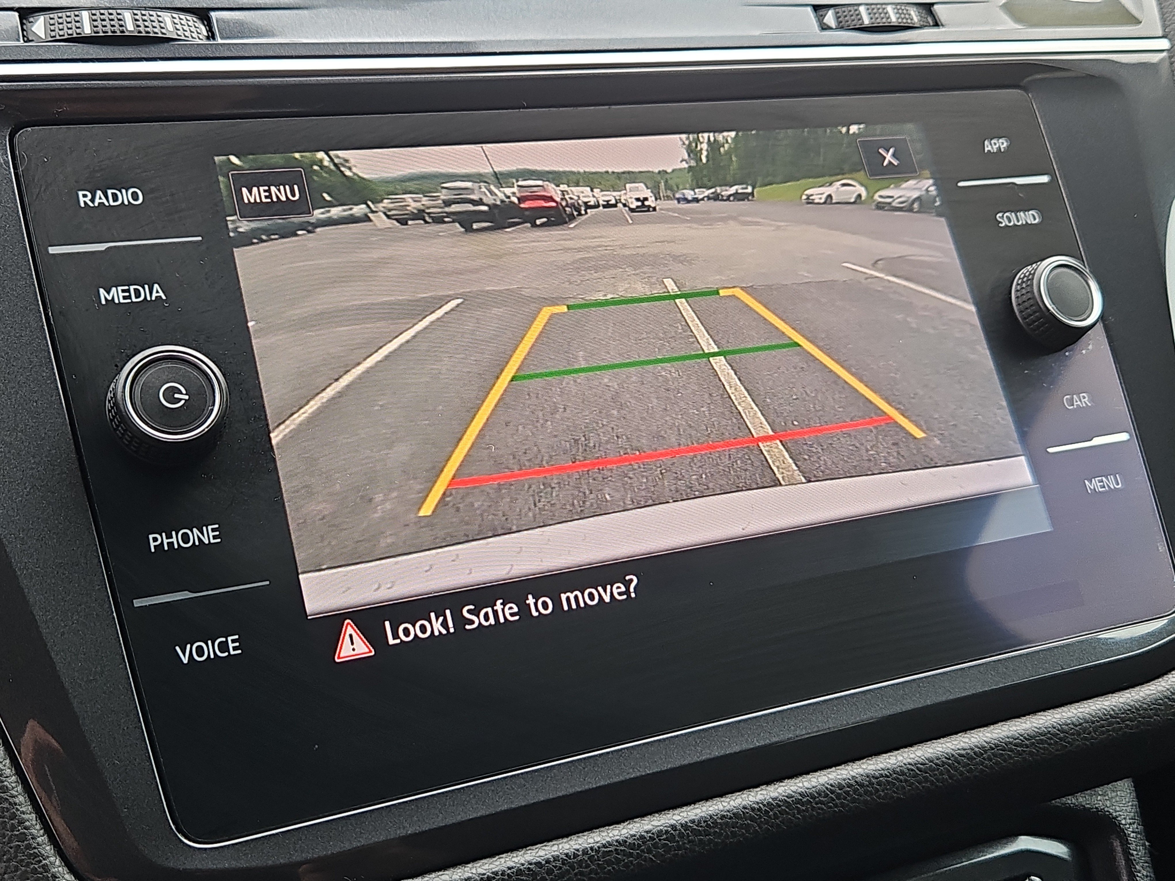 Used 2020 Volkswagen Tiguan SE AWD/4WD image 8