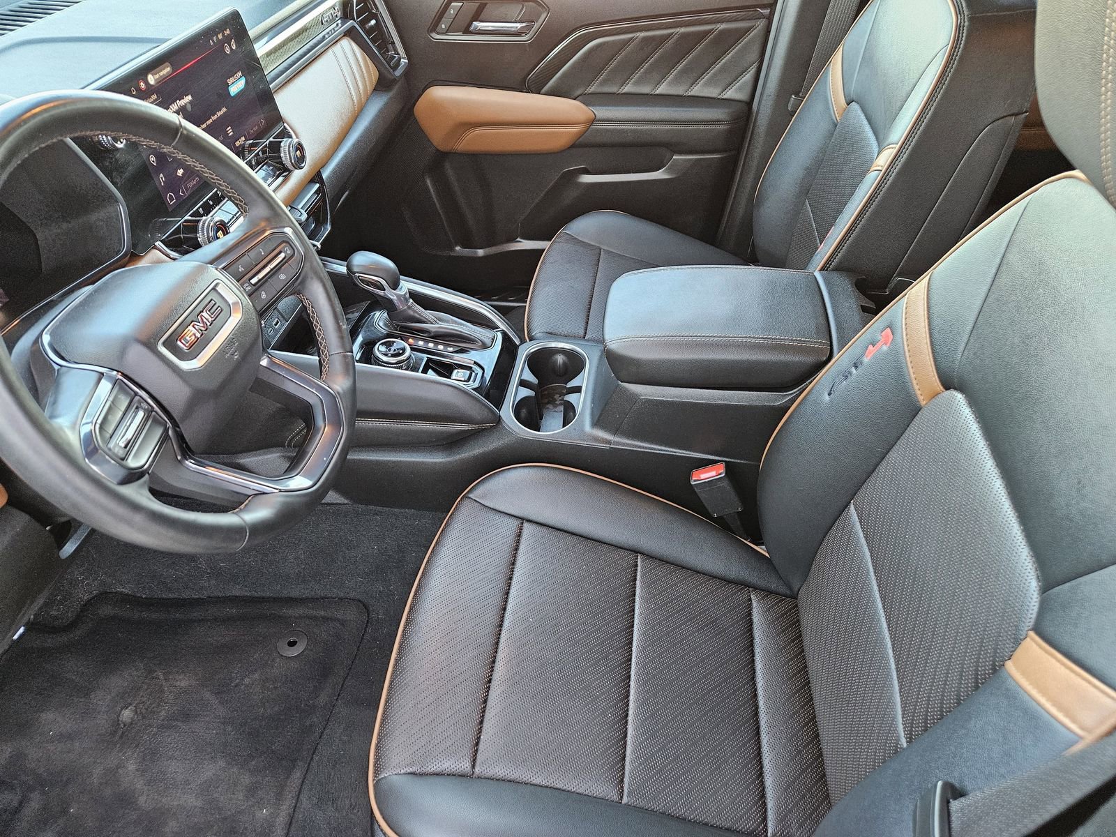 Used 2023 GMC Canyon AT4 w/ AT4 Premium Package image 17