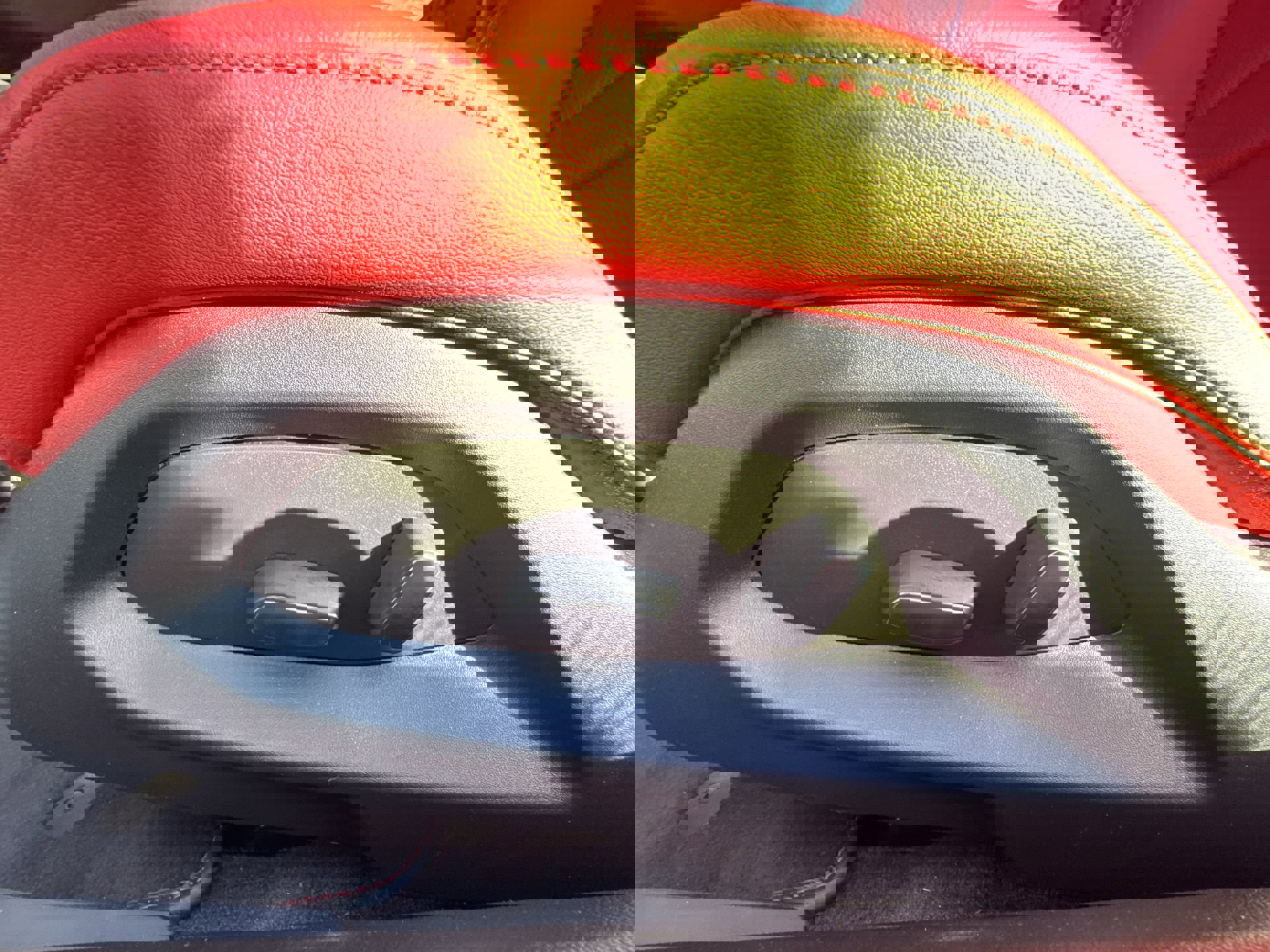 Used 2025 Chevrolet Corvette Stingray Coupe w/ 1LT image 12