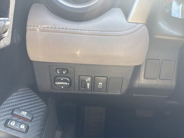 Used 2015 Toyota RAV4 XLE FWD image 11