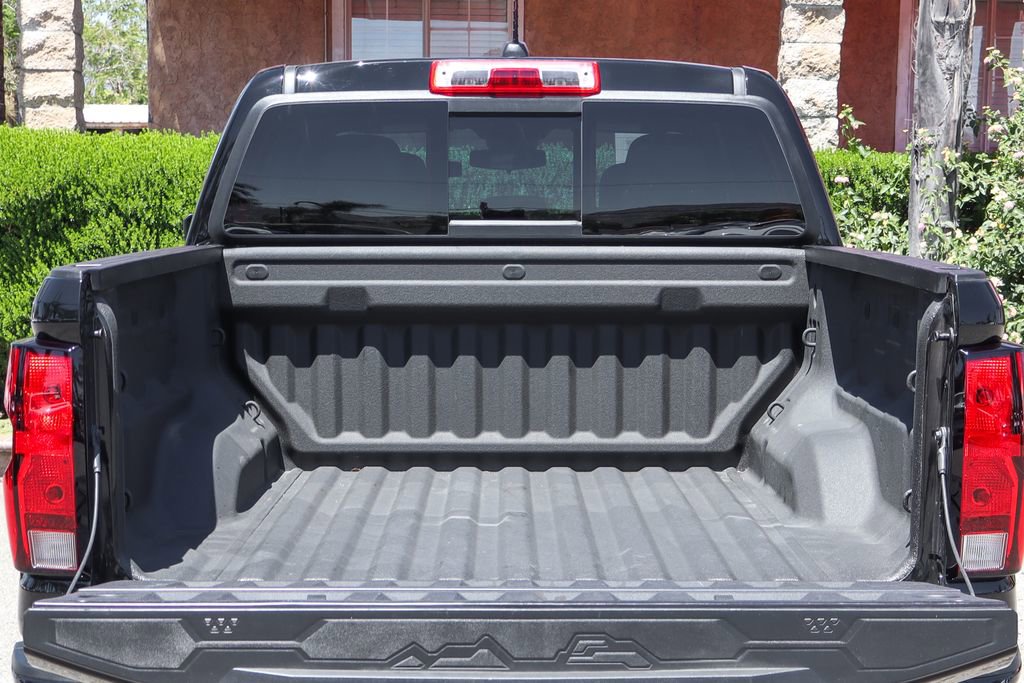 Used 2025 Chevrolet Colorado W/T w/ WT Custom Package RWD image 8