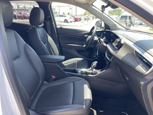 Used 2024 Buick Encore GX Sport Touring FWD image 26