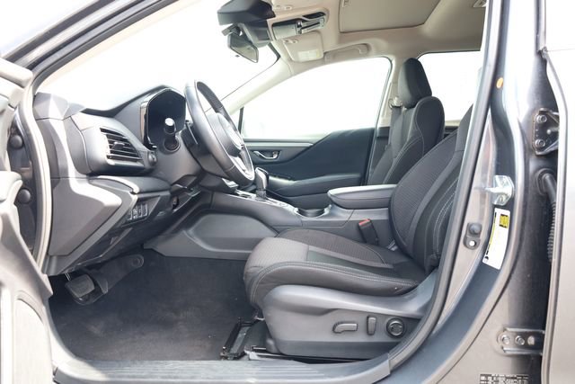 Used 2025 Subaru Outback Premium AWD/4WD image 13