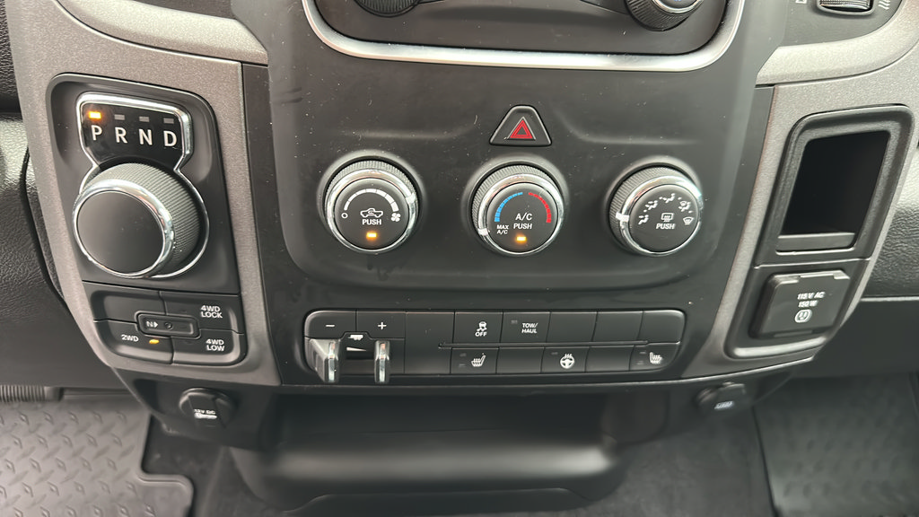 Used 2021 RAM 1500 Express AWD/4WD image 20