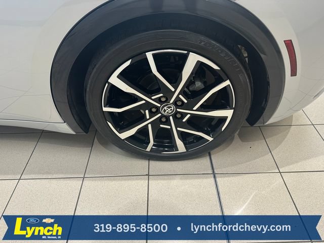 Used 2023 Toyota Prius Prime Premium FWD image 29