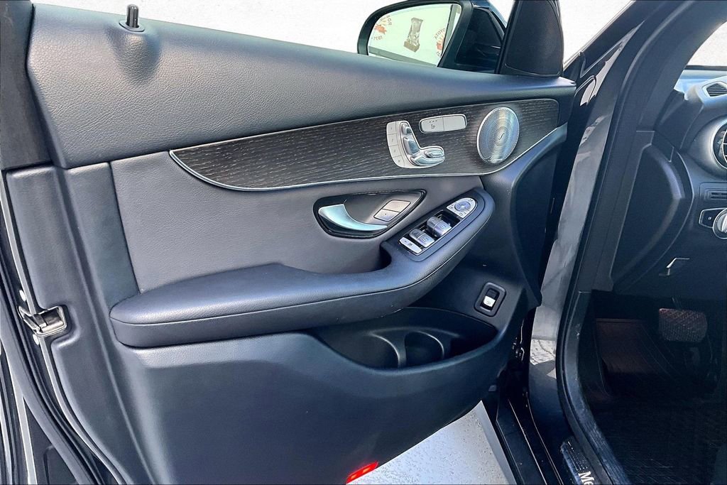 Used 2020 Mercedes-Benz GLC 300 4MATIC image 19