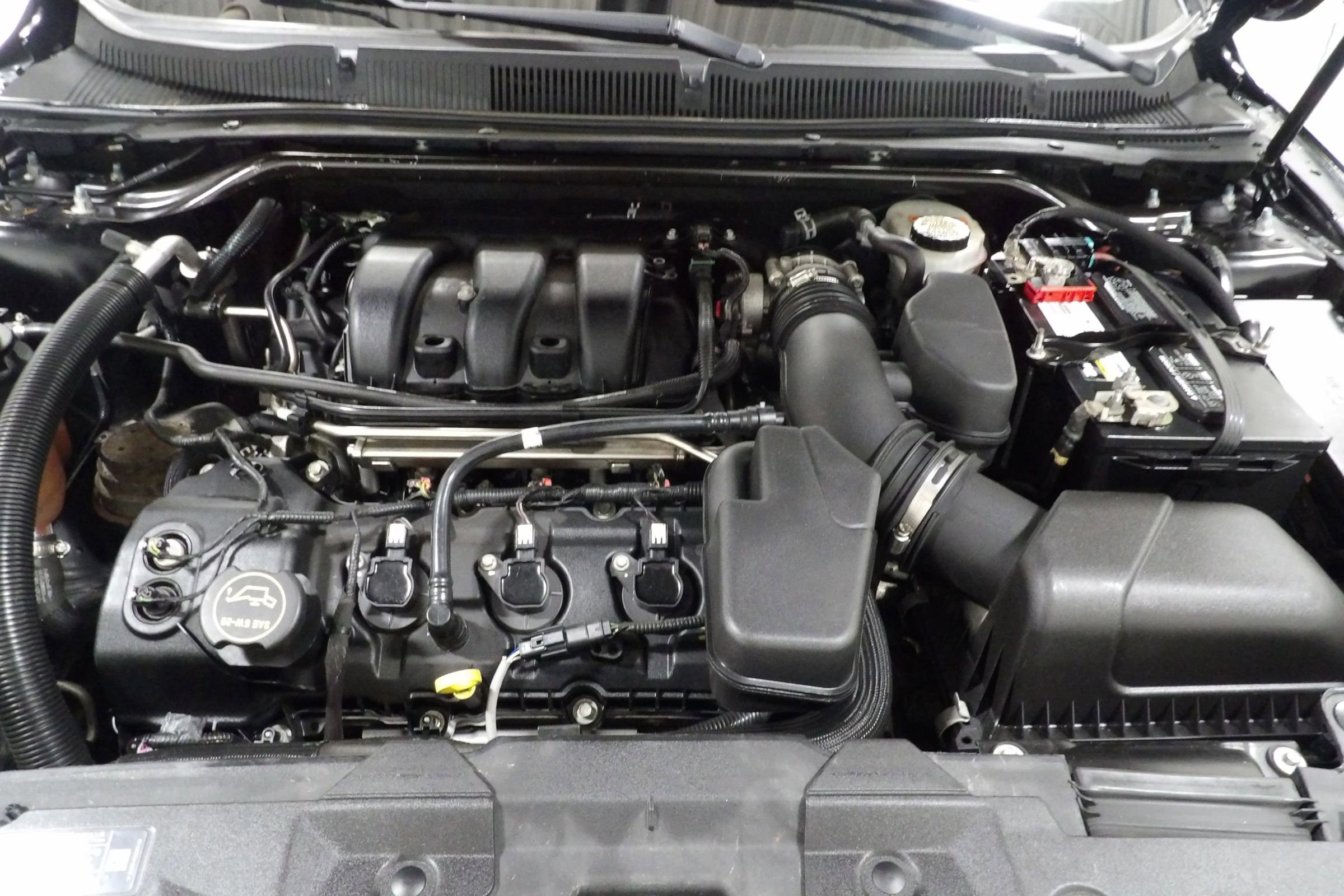 Used 2017 Ford Taurus SE image 16