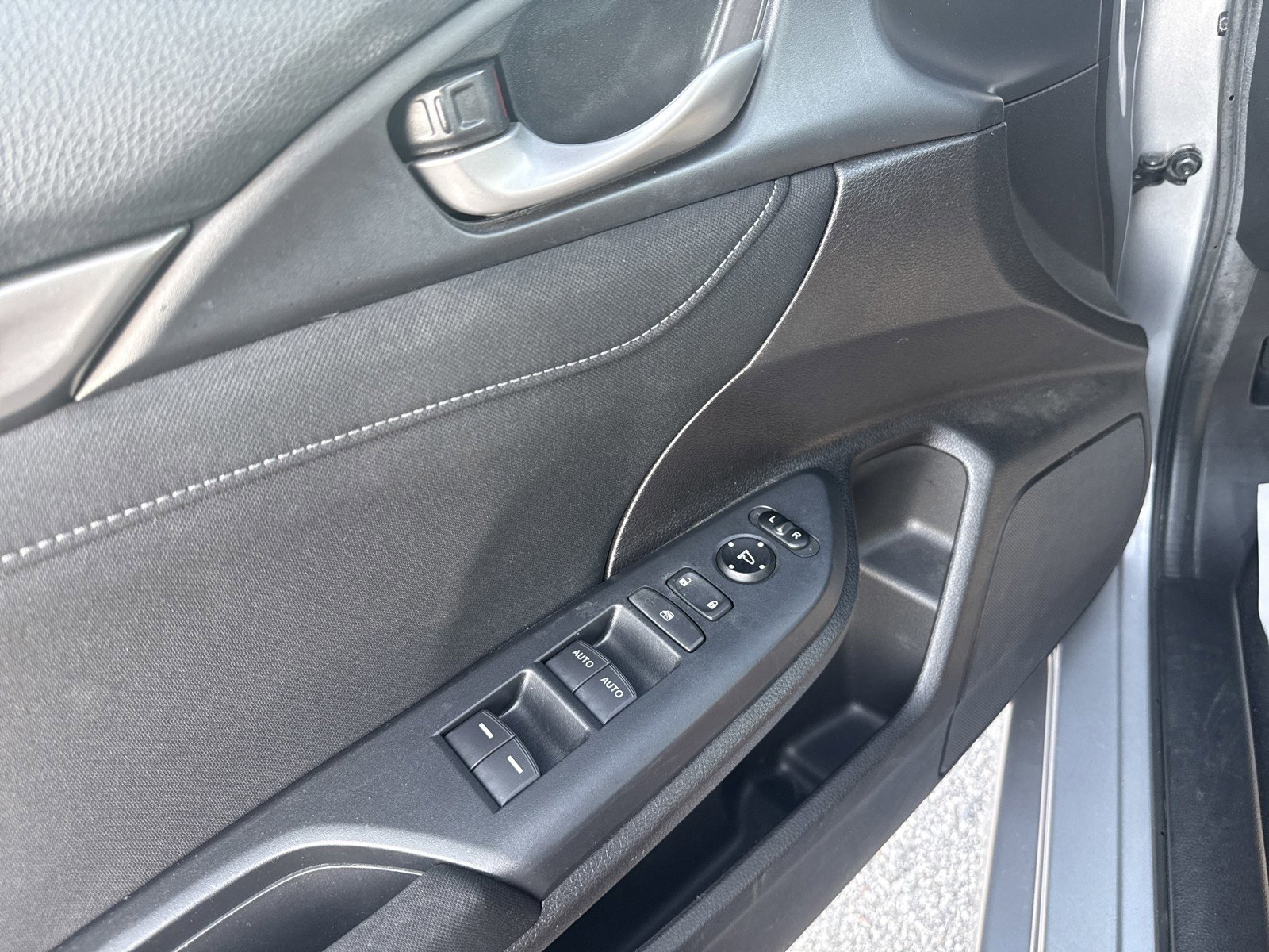 Used 2020 Honda Civic EX image 15